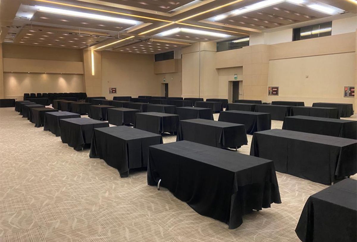 Dikdörtgen Masa Kiralama