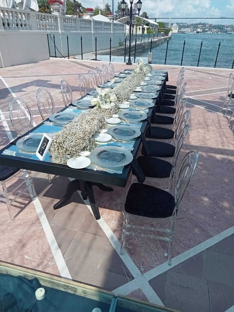 Siyah Aynalı Masa Kiralama