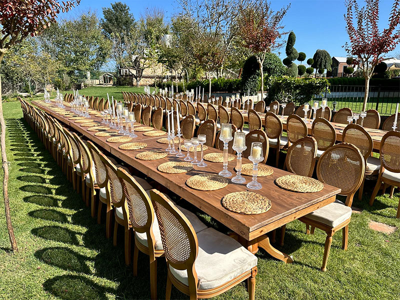 Bahçe Düğünü Ahşap Masa Sandalye Kiralama