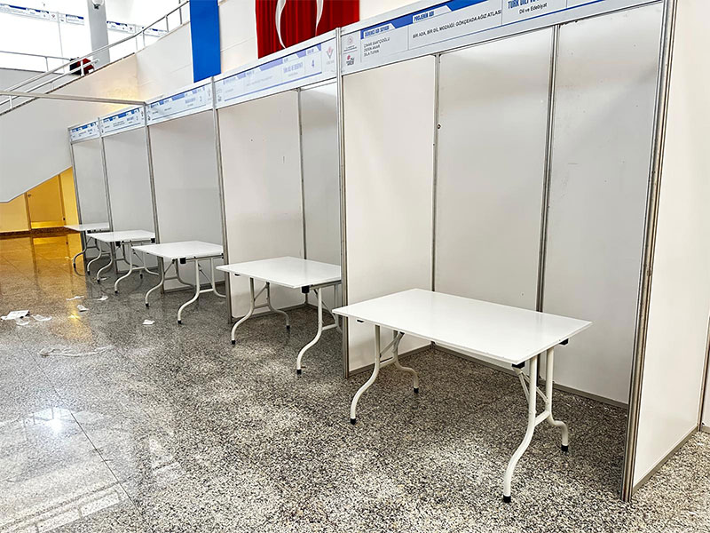 80x120 Dikdörtgen Masa Kiralama