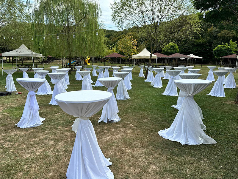 Beyaz Örtülü Bistro Kiralama