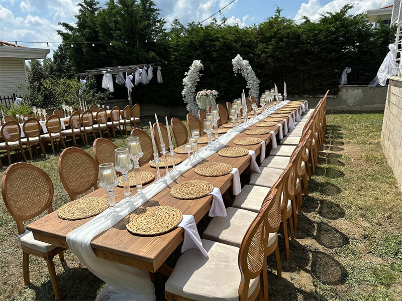 Düğün Organizasyonu Ahşap Masa Sandalye Kiralama